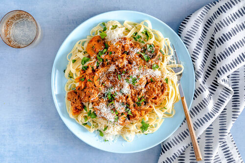 Superfix: Cremige „Rindfleisch“-Tagliatelle mit Champignons, Lauch und Käse