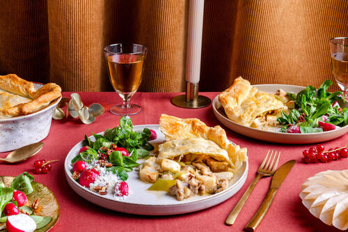 Special XXL: Hähnchen-Sellerie-Auflauf dazu Radieschen-Pekannuss-Salat mit Käse