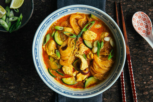 Superfix V: Glasnudelsuppe mit Garnelen mit Kokosmilch und gelber Currypaste