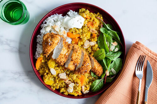 V: Indisches Linsencurry mit Bio-Hähnchen dazu Jasminreis, Babymangold und Joghurt