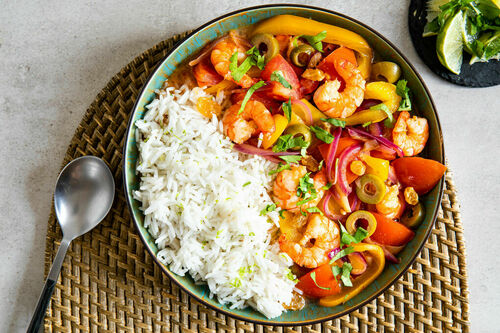 <650kcal: Mexikanische Garnelenpfanne mit Limettenreis und Koriander