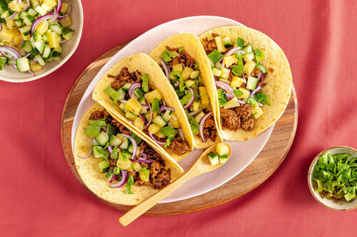 V4: Tacos mit veganem Hack mexikanische Art mit Ananas-Gurken-Salsa und Koriander