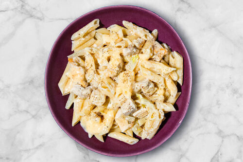 Aromatische One-Pot-Hähnchen-Pasta mit Fenchel und Käse