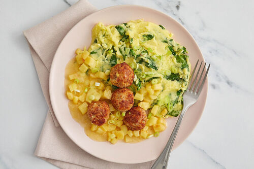 Gebackene Schweinehackbällchen mit Apfelsauce an Kartoffel-Spinat-Püree