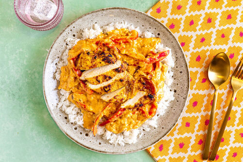 V2: Aromatisches Korma-Bio-Hähnchen mit Kokossauce und Jasminreis