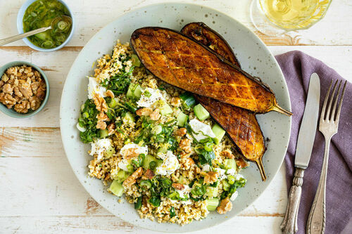Aubergine mit Ziegenfrischkäse auf Feigen-Bulgur mit Walnüssen
