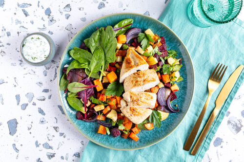 Low Carb V2: Bio-Hähnchen mit Ofengemüse und cremigem Kräuter-Joghurt-Dip
