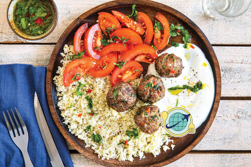 Special Low Carb V3: Bio-Rinderhackbällchen mit Chimichurri, Blumenkohlreis & Joghurtdip