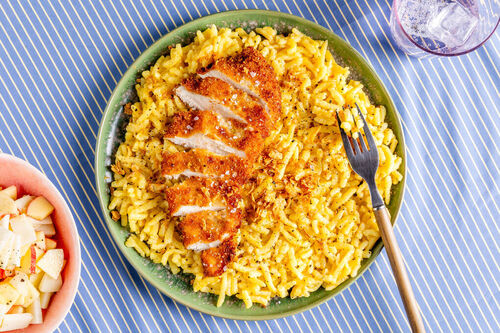 Special V3: Vegetarisches Hähnchenschnitzel an Trüffel-Käsespätzle & Apfel-Kohlrabi-Salat