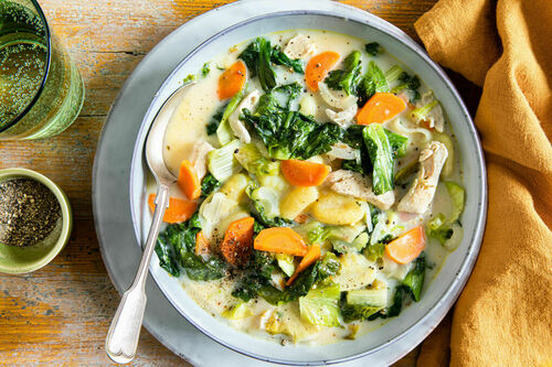 V3: Hähnchen-Gemüse-Suppe mit Erbsen-Gnocchi und Sahne