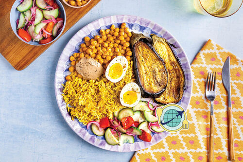 Special: Auberginen und wachsweiches Ei mit Gewürzreis, Kichererbsen und Pickles
