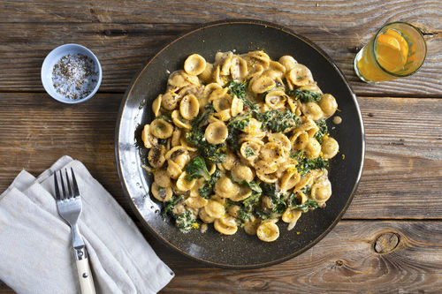 Orecchiette mit Grünkohl und Shiitake in Miso-Cashew-Sauce