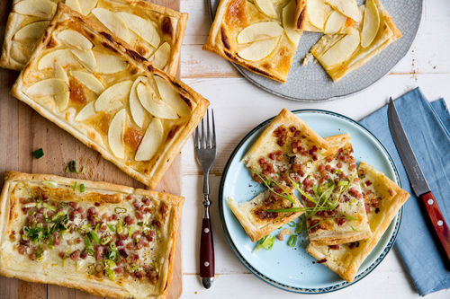 Zweierlei Tarte: Specktarte und Fruchttarte mit Apfel