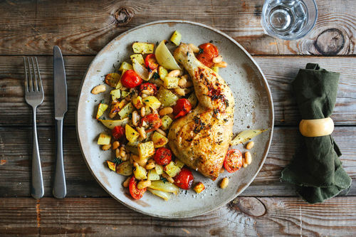 Provenzalische Hähnchenkeulen mit Bohnen-Tomaten-Gemüse