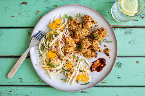 V: Bio-Hähnchennuggets im Cashewmantel mit sommerlichem Couscoussalat