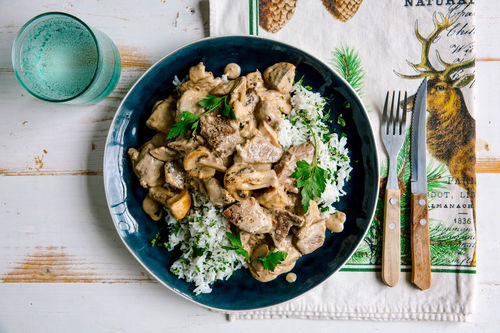 Cremiges Rindergeschnetzeltes mit Champignons und Petersilienreis
