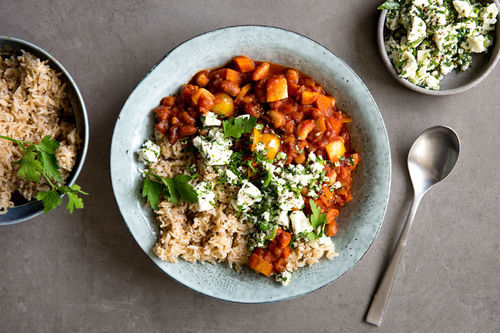 Würziges Chili sin Carne mit Feta und Basmatireis