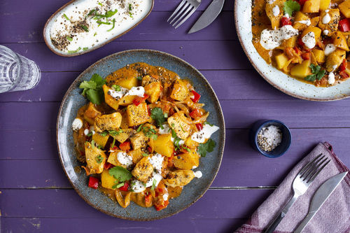Würziges Tikka-Masala-Hähnchen mit Kartoffeln Bombay-Art