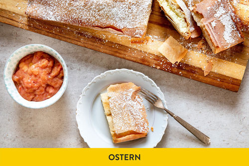 Feiner Topfenstrudel mit Rhabarberkompott