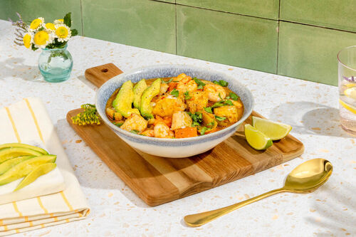 Special <650kcal: Meeresfrüchte-Eintopf mit Avocado und Koriander-Jalapeño-Salsa