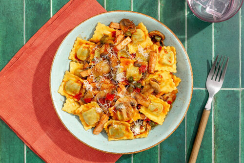 Superfix: Tortelli mit geräuchertem Hähnchen in Tomaten-Pilz-Sauce mit Kapern