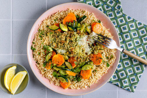 Special: Gebackener Seehecht auf Naturreis mit gebratenen Karotten und Zucchini