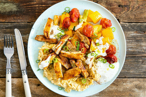 Paprikahähnchen mit confierten Bohnen Low Carb mit Joghurt-Knoblauch-Creme