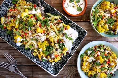 Basmati-Blumenkohl-Salat mit Curry und Kokos-Jogurt-Dressing