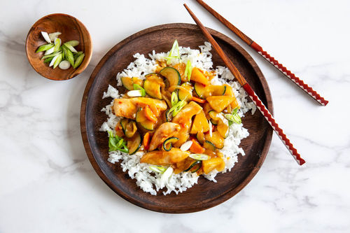 Asia-Hühnchen süß-sauer mit knackigem Gemüsemix und Ananas