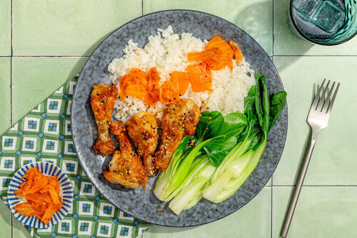 Koreanisches Ofenhähnchen mit Sushireis, Pak Choi und Kimchi
