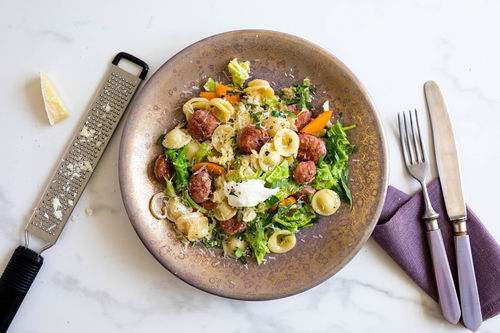 Cremige Orecchiette mit Wirsing und Salsiccia