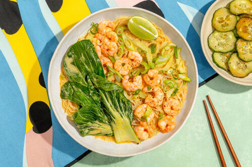 Malaysische Garnelen-Laksa mit Glasnudeln, Pak Choi und Limette