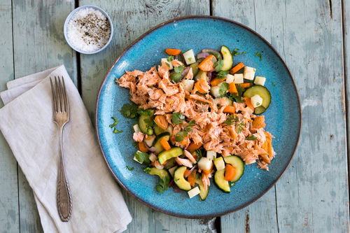 RS Saftiger Stremellachs Asia-Style auf pikantem Gurken-Karotten-Gemüse