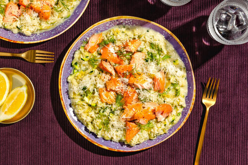Feiner Stremellachs auf Risotto mit Crème fraîche, Zitrone und Dill