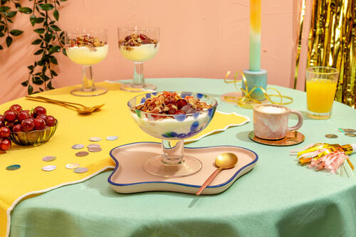 Apfel-Trauben-Crumble mit Haferflocken und Joghurt