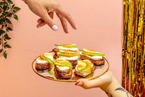 French Toast mit Ziegenfrischkäse süß-fein mit Birne und Sesamkaramell