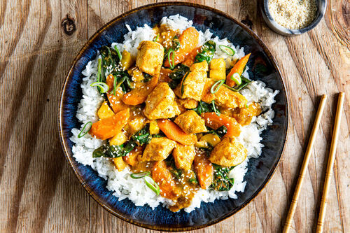 Hähnchencurry japanische Art mit Apfel, Spinat und Vollkorneis