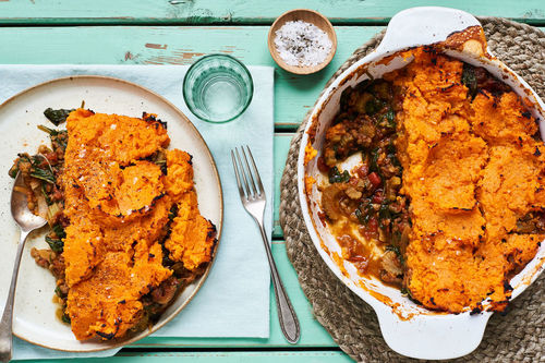 Thymian-Linsen mit Tomaten unter cremiger Süßkartoffelhaube