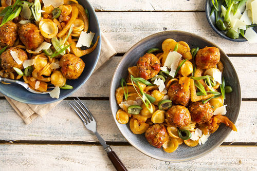 Fenchel-Pasta mit saftigen Hackbällchen aus Schweinehack und Salsiccia