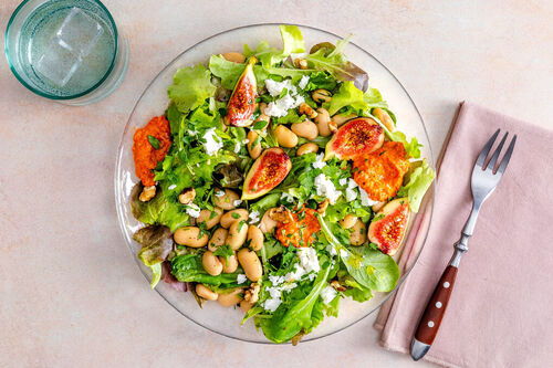 Bohnen-Salat mit Greek White & Feigen mit Paprika-Walnuss-Creme