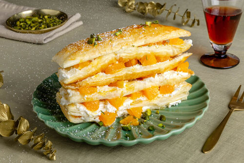 Mille-feuille mit Passionsfruchtsirup und Orangen-Mascarpone