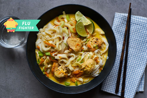 Asiatische Hühnersuppe mit Kokosmilch und Ingwer