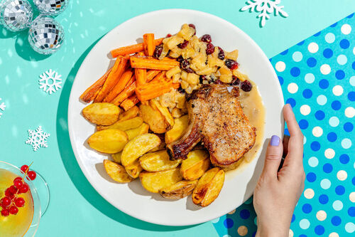 Special: Schweinekotelett mit Ofengemüse mit Schalottensauce und Apfel-Cranberry-Mus