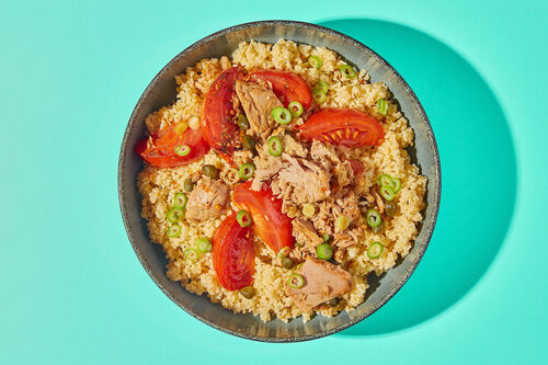 TBR Tomatiger Thunfisch mit Kapern auf würzigem Couscous