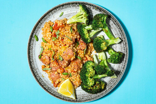 RS-KF Würzige Salsiccia in Perlencouscous mit zitronigem Röstbrokkoli