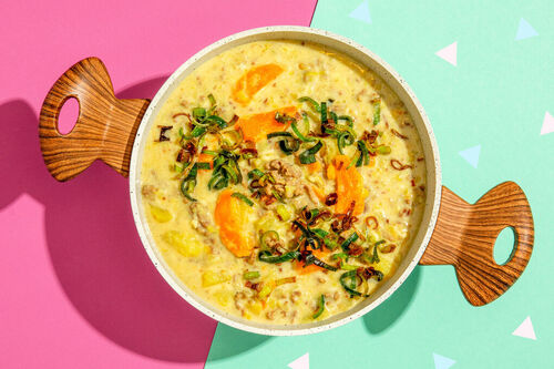 Kartoffelsuppe mit Veggie-Hack und Käse dazu knusprige Lauch-Chips