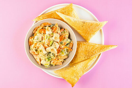 Cremiges Hühnerfrikassee mit knusprigem Blätterteig