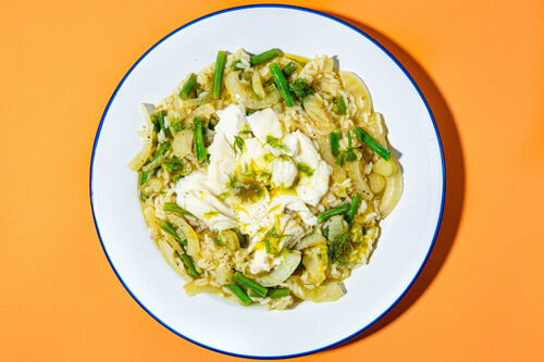 Frühlingsrisotto mit zartem Mozzarella und einer spritzigen Zitronenvinaigrette