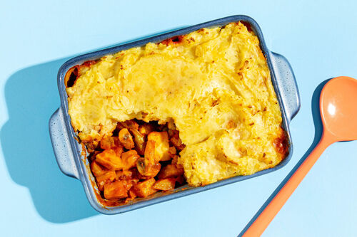 Gemüseauflauf „Shepherd’s Pie“-Style mit Curry, Champignons, Rüben und Datteln