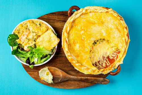 Zartes Currygemüse mit Blätterteighaube Pot-Pie-Style, mit Karotten und Lauch